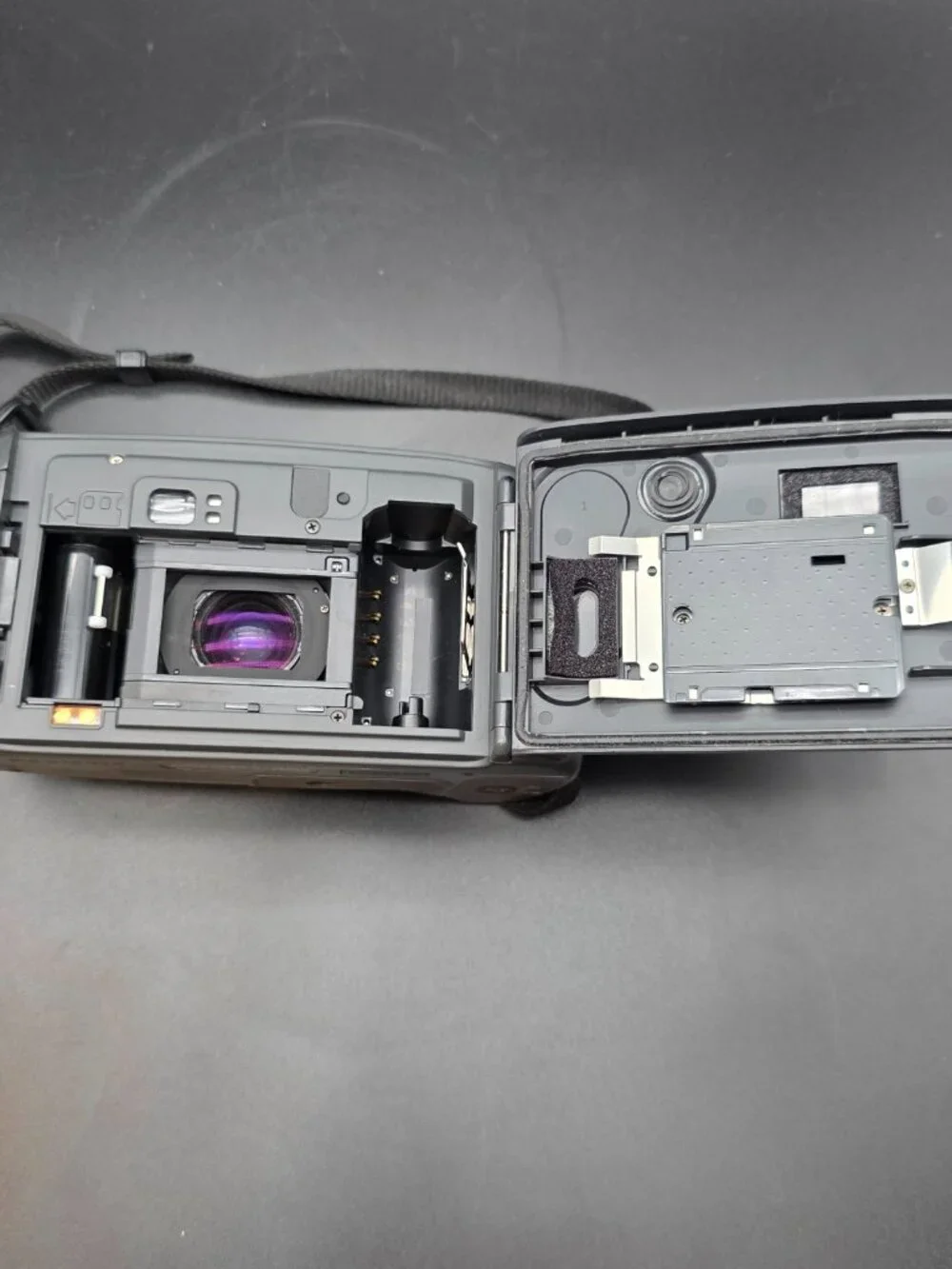 Pentax Zoom 90-WR 35mm Point  Shoot Film Camera w/ Multi-AF Remote Control works